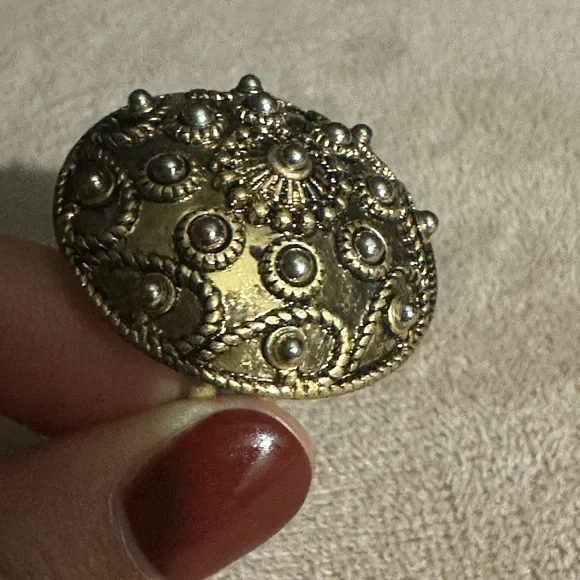 2 Goldtone Costume Rings - Indian inspired and Turquoise detailed sizes 6 & 8 - Picture 5 of 8